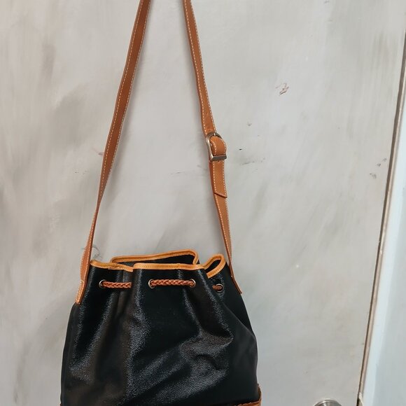 Adrienne Vittadini Hobo Bucket Bag - Picture 2 of 11